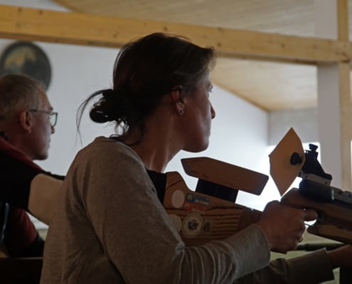 Anlegen Gemeindemeisterschaft Luftgewehr Schliersee 2019 © Judith Weber
